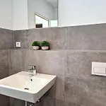 Meribu D99 Fuer Monteure Und Arbeiter アパート